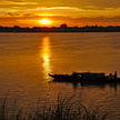 Lever de soleil sur la rivière Tonlé Sap